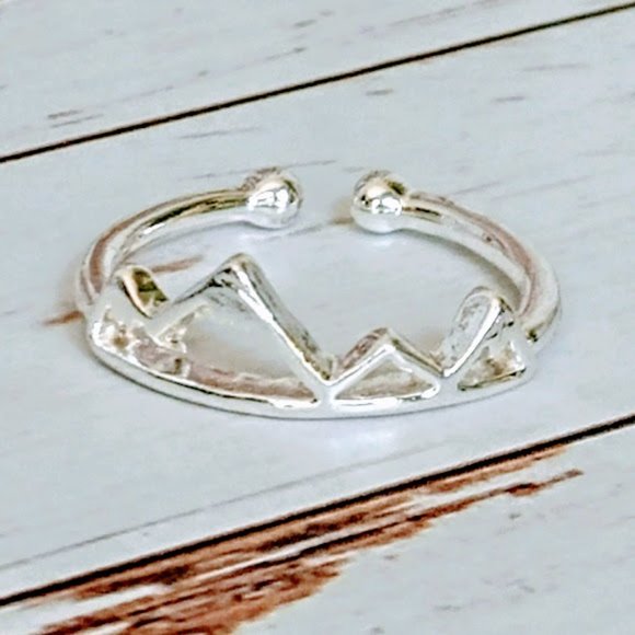 Jewelry - Mountain View Ring